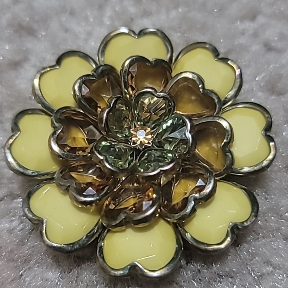 1950's Vintage Metal Flower - Picture 2 of 4
